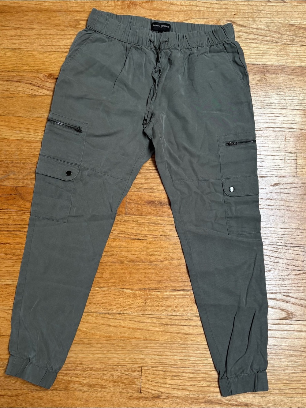 Banana Republic Cargo Joggers in Olive